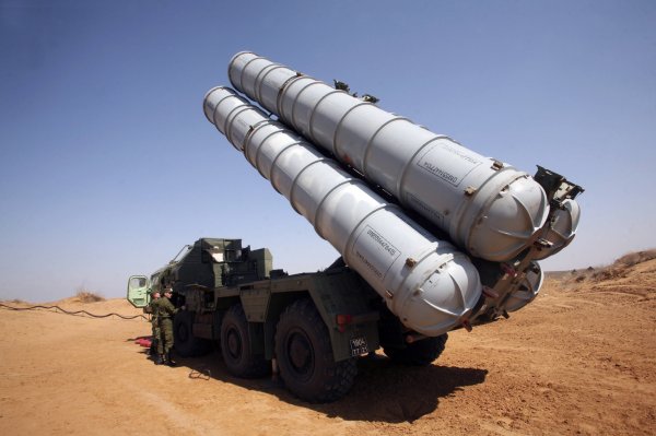 СМИ о рассказали о безвозмездной передаче С-300 в Сирию